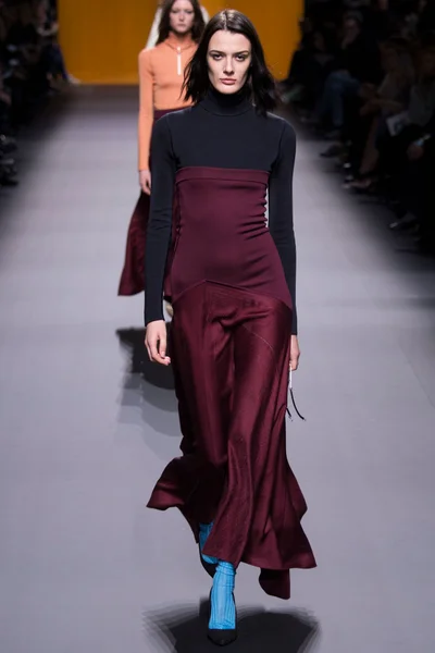 Look 40